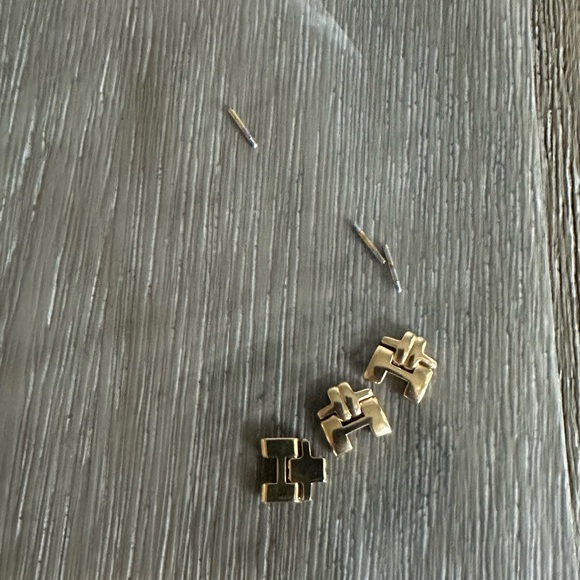 Movado Ladies goldtone watch - comes in original packaging and box - Picture 5 of 5